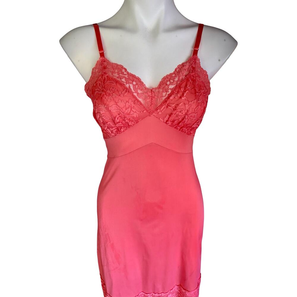 Vintage Vanity Fair 1970s Coral Pink Nylon Slip Lace Bodice Hem Size 32 - Picture 6 of 16